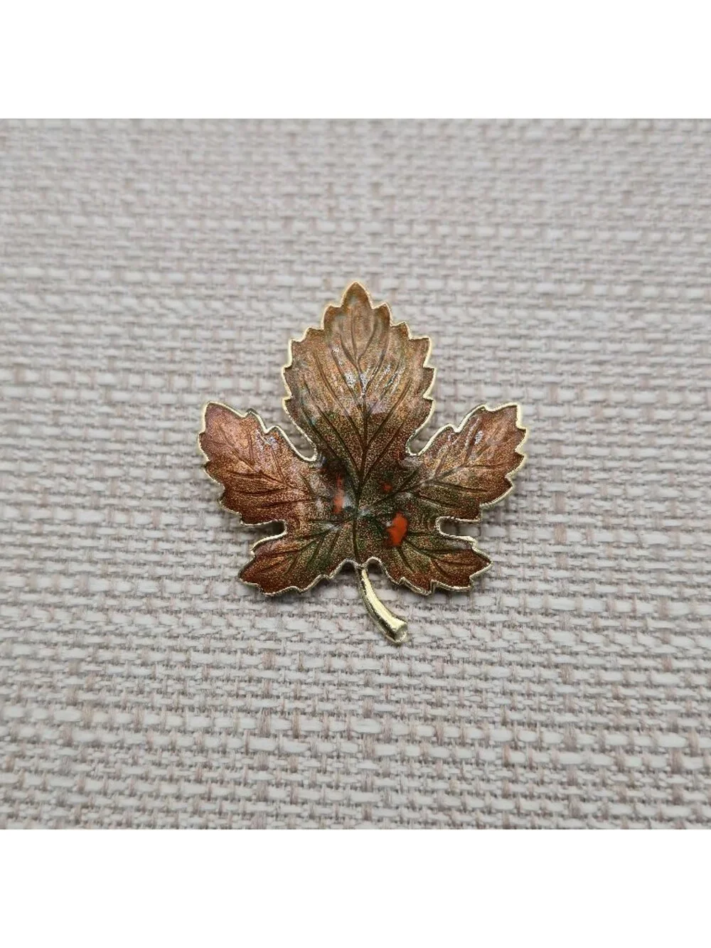 Vintage Enamel Fall Maple Leaf - Gold Tone Autumn Foliage Pin Brooch A8061